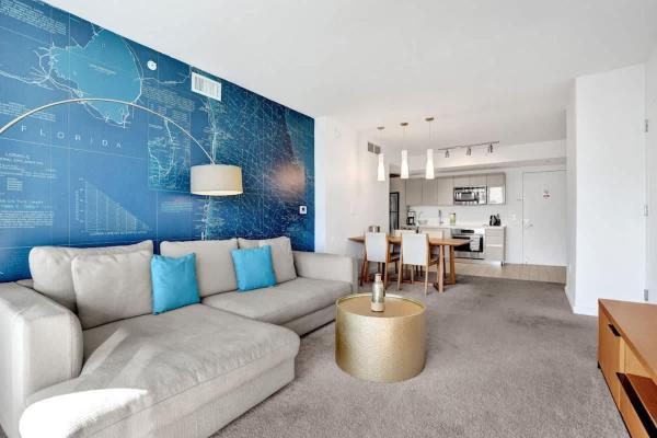 Elegant 2-bedroom Apt Beach Service Pool Gym 505 - Hallandale Beach, FL