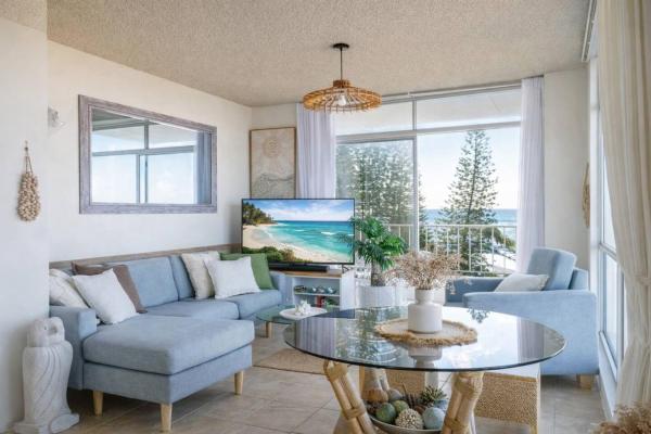 Coastal Retreat With Panoramic Ocean Views And Pool - Surfers Paradise
