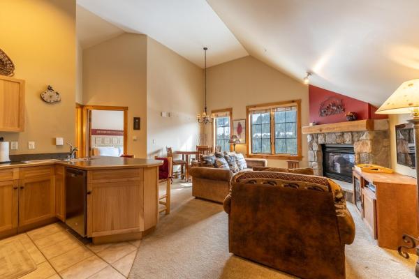 A la foto es mostra l'objecte Dakota Lodge #8524 situat a la ciutat de Keystone.