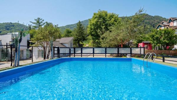 Na fotografii je vidět objekt Gapyeong Shiny Pension nacházející se ve městě Samgŏ-ri.