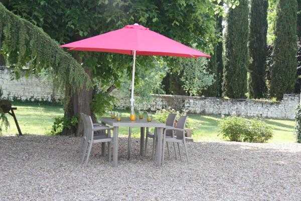 Manoir Charmant à Beaumont-en-véron Avec Jardin - Chinon