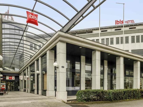 Na zdjęciu widoczny jest obiekt ibis Luzern Kriens położony w mieście Horw.