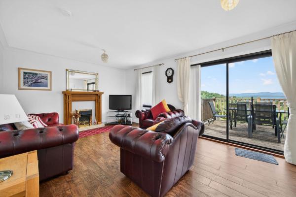 3br Apartment With Stunning Views And Parking - Oban