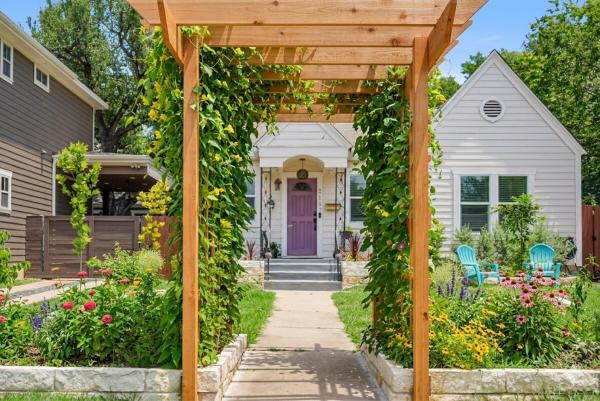 Modern Farm House In Soco, Downtown - Austin, TX