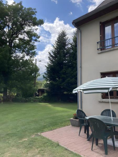 Maison Mitoyenne Avec Jardin - Murol