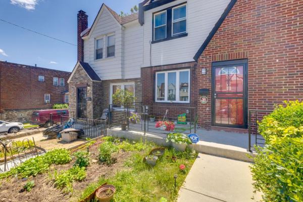 Walk To Shops + Dining: Philly Apartment - Chestnut Hill, PA