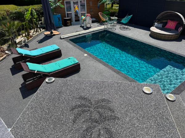 Maison Cocooning , Avec Double Jacuzzi Et Piscine - Decize