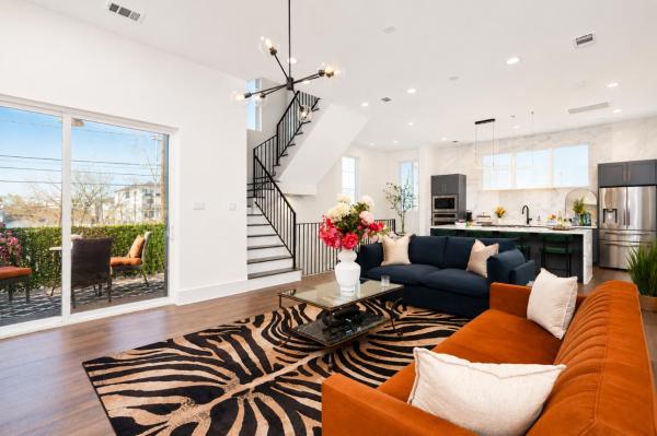 Urban Luxury In Rice Military, Near Washington Ave - Houston, TX