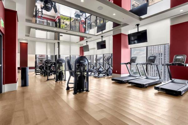 Condo By Bayside And Cruise Port - Miami, FL