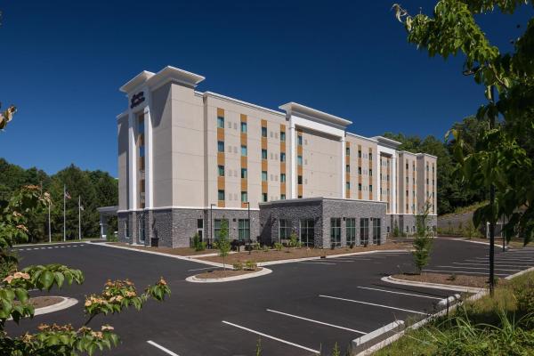 A la foto es mostra l'objecte Hampton Inn & Suites-Asheville Biltmore Village, NC situat a la ciutat de Biltmore Forest.