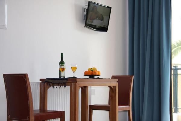 Apartamento com 1 Quarto — 42 m² - C & A Hotel Apartments