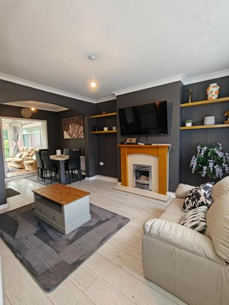 Pannell Avenue Spacious Home With Private Parking - Hartlepool