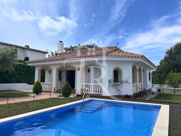Fantástica Villa Con Piscina Privada - Creixell