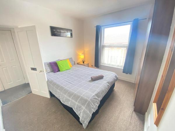 4 Bedroom House For Corporate Stays In Kettering - Kettering