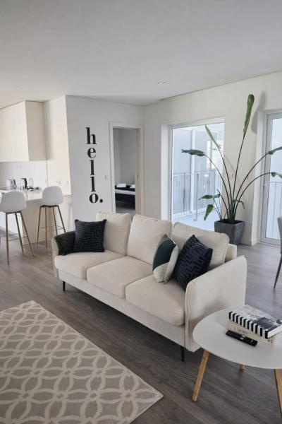 Central Living & Pool - Faro