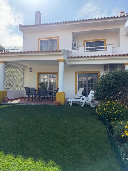 Beautiful Townhouse By The Golf Course And Ocean - Peniche