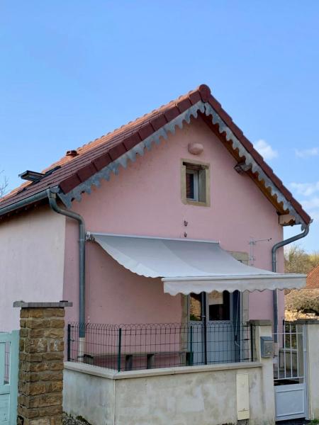 Charmante Maisonnette Au Coeur De Pupillin - Jura