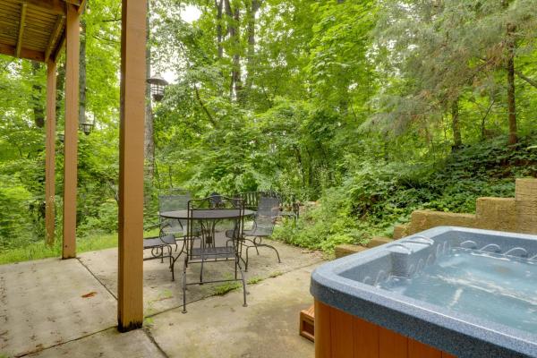 Sugar Mtn Cabin W/ Hot Tub: 8 Mi To Gsmnp - Pigeon Forge, TN