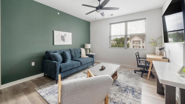 Landing Stunning 1bd Gym - Knoxville, TN