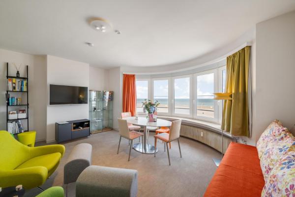 Residence Paris Seaview Zeezicht Vue Mer by BLOSS