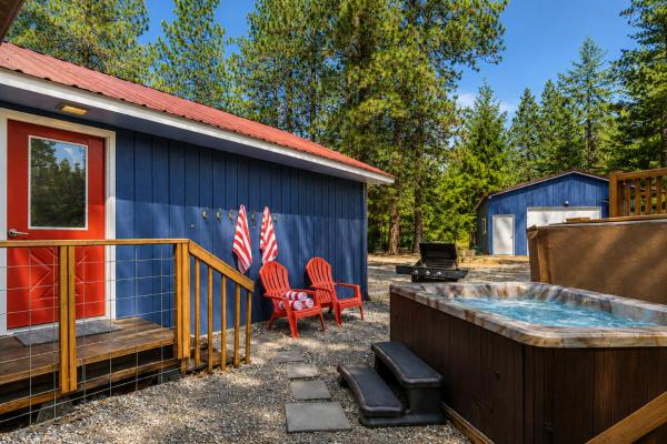 Rhodie House By Nw Comfy Cabins - Lake Chelan, WA