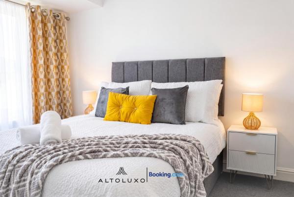 Orchid 2 Luxury 3br House By Altoluxo Short Lets & Serviced Accommodation With Free Wifi & Parking - Bristol