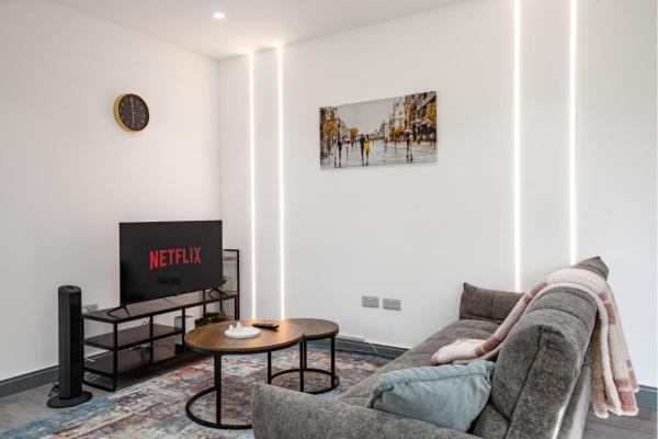 Modren 2 Bed Garden Flat With Parking In London - Barking