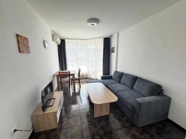 Sunny 1br Apartment With Free Street Parking - Plovdiv