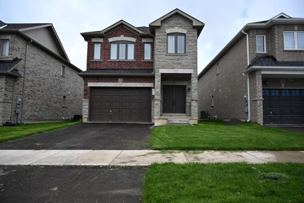 Elegant 2 Bedroom Luxury Retreat With 2 Sofa Beds, Close To Niagara Falls And Niagara On Lake - St. Catharines