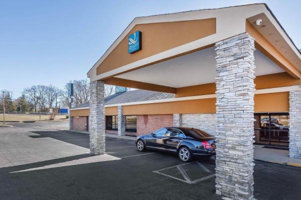 A la foto es mostra l'objecte Quality Inn South Boston - Danville East situat a la ciutat de Clarksville.