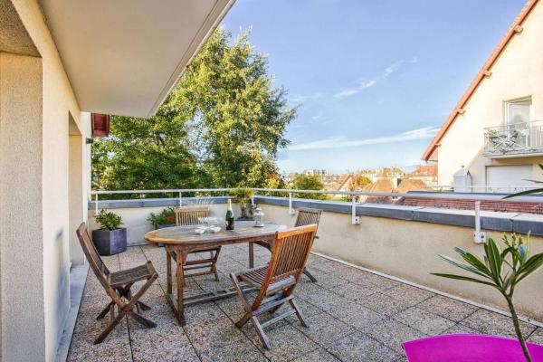 Le Neptune, Merville Franceville, 2 Chambres Terrasse Et Piscine - Ouistreham
