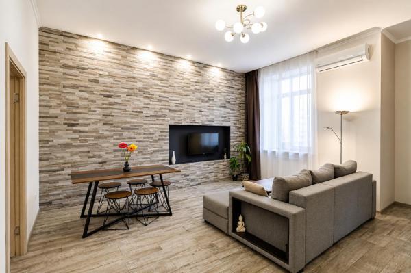 Two Bedroom Apartment Near Republic Square In Yerevan - 예레반