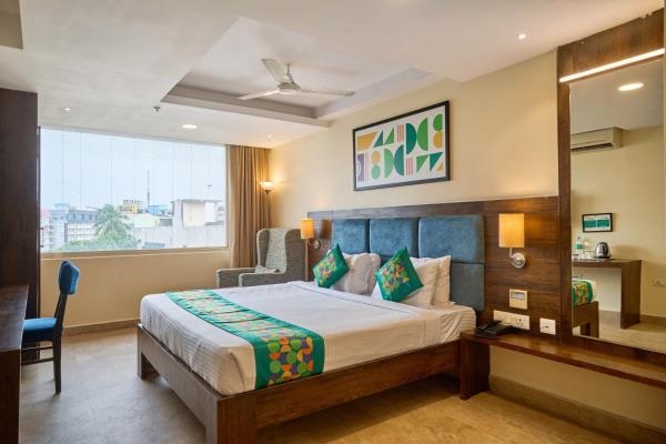 Na fotografii je vidět objekt Treebo Premium PL Grand, Visakhapatnam nacházející se ve městě Rasapūdipalem.
