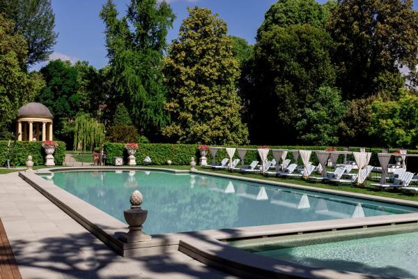 Na zdjęciu widoczny jest obiekt Four Seasons Hotel Firenze położony w mieście Florencja.