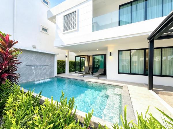 Modern 4-bedroom In Patong Private Pool Holiday Villa Core Resort Area Sleeps 8 People Walking Distance To The Beach And Nightlife Area - Patong Beach