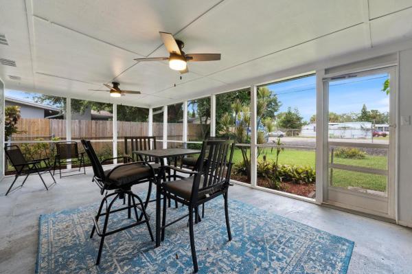 15 Min To Beaches! Fenced Yard, Screened Lanai - Melbourne, FL