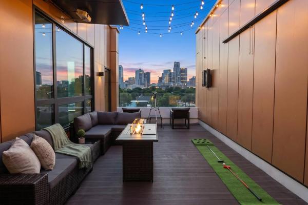 Dallas City View With Pool Table, Sauna, Darts, Golf, And Outdoor Movie Theater - Texas