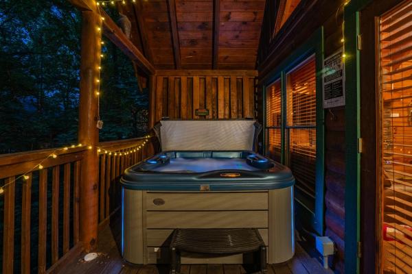 Cozy 2br Wood Cabin, Pet Friendly, Hot Tub, Pool Table, Close To Pf And Gatlinburg - Pigeon Forge, TN