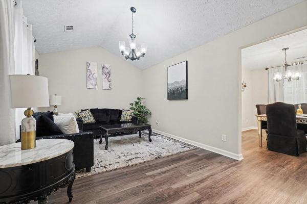 The Fifa Fan Retreat - Minutes From Airport Sleeps 6 - Riverdale, GA