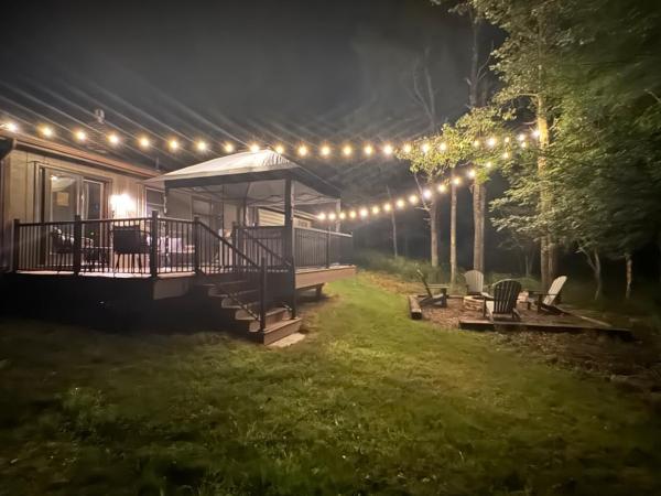 Pocono Retreat W Hot Tub Fire Pit & Lake Access - Pennsylvania