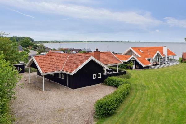 På billedet ses objektet Lovely Summer House With Sea View beliggende i byen Haderslev.