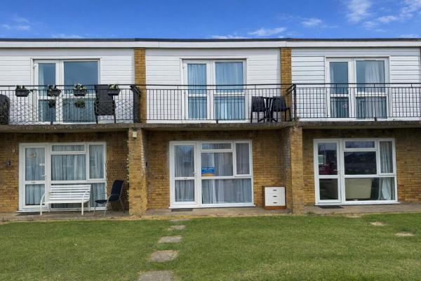 5 Berth Chalet To Hire In Hemsby Near Hemsby Beach Ref 18117b - Hemsby