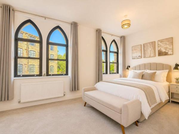 Lux House 2br - Sleeps 6 -Free Parking - Huddersfield - Hebden Bridge