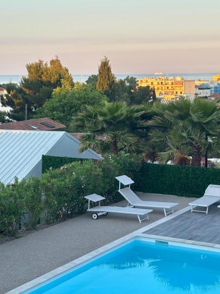 Apartment With Sea View And Pool - Roquefort-les-Pins