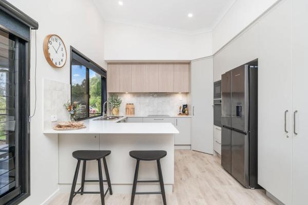 The Luxe Breeze Bungalow - Hervey Bay