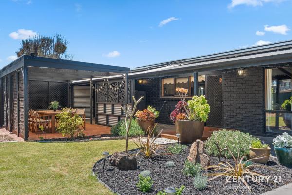 Black Pearl - Aldinga Beach - C21 Southcoast Holidays - Adelaide