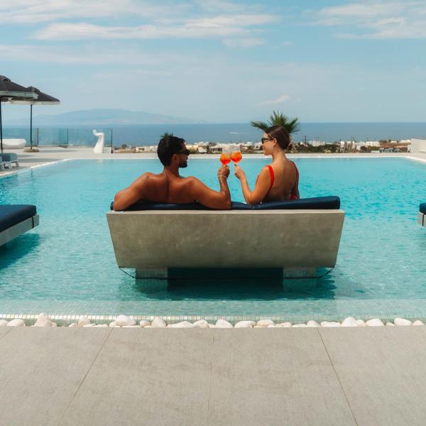 På billedet ses objektet Myst Boutique Hotel beliggende i byen Oia.