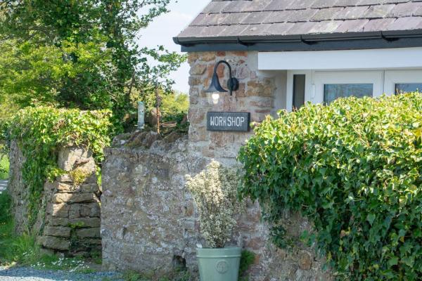 Cosy Hideaway I Couples Break I Private Estate - Caernarfon