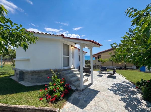 Potidea Seashell Garden House 70m From Beach Garden And Private Parking - Chalkidiki