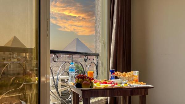 Royal Hammis Pyramids View Inn With Free Airport Pickup - Giza
